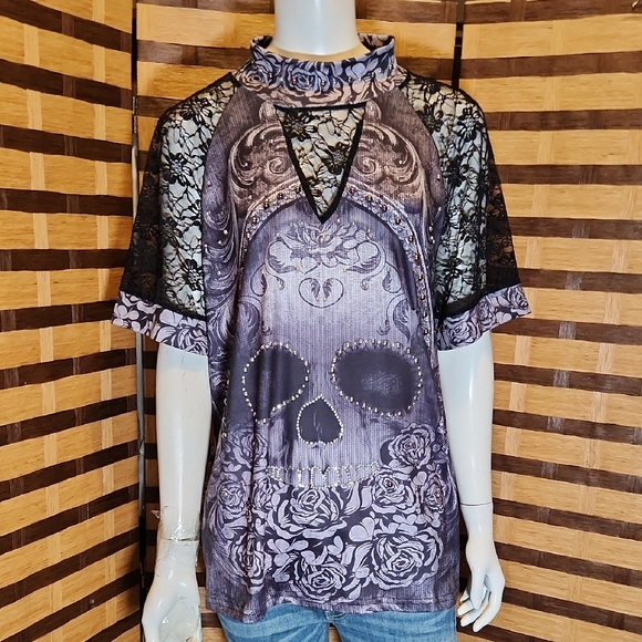 NWOT!! Custom Black and Gray Lace Skull Top Pearl And Diamond - Picture 1 of 12